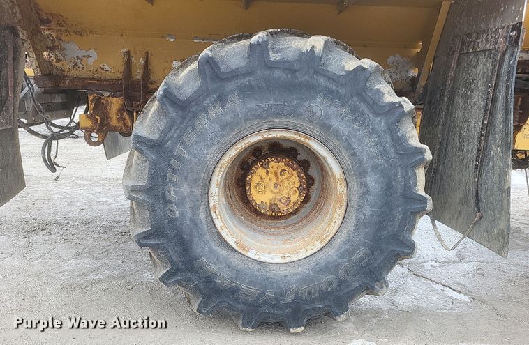 image for item DQ3869 2011 TerraGator 8303 spreader