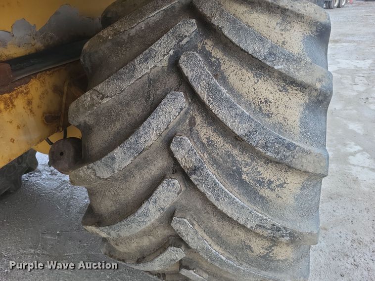 image for item DQ3869 2011 TerraGator 8303 spreader