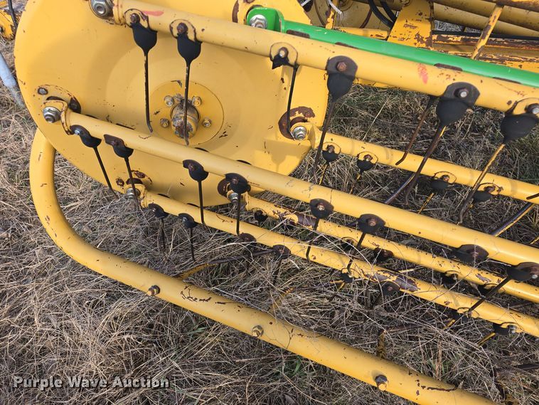 image for item DQ5352 Vermeer R23 Twin Rake hay rake