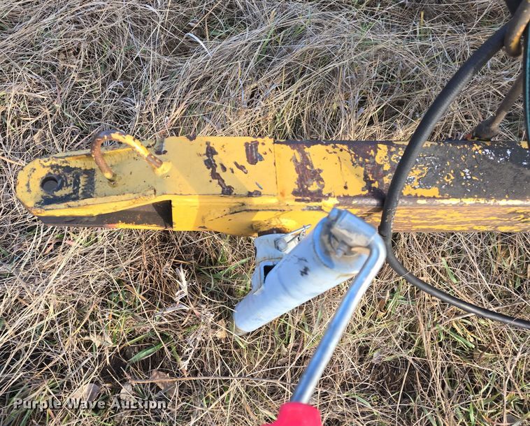 image for item DQ5352 Vermeer R23 Twin Rake hay rake