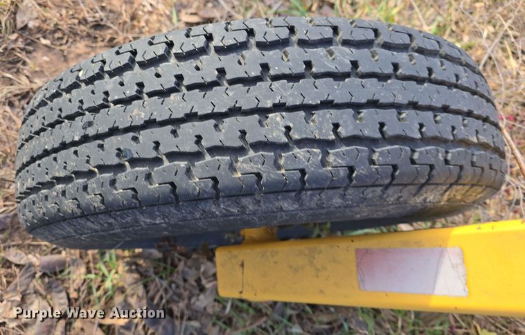 image for item DQ5352 Vermeer R23 Twin Rake hay rake