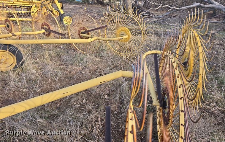 image for item DQ5353 1998 Vermeer WR22 hay rake