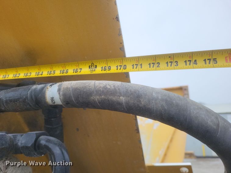 image for item DS5175 2014 TerraGator 8300 spreader