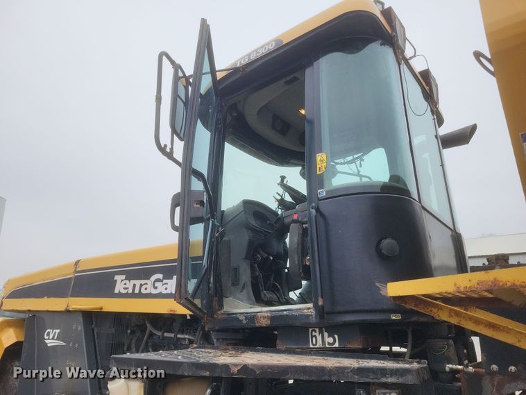 image for item DS5175 2014 TerraGator 8300 spreader
