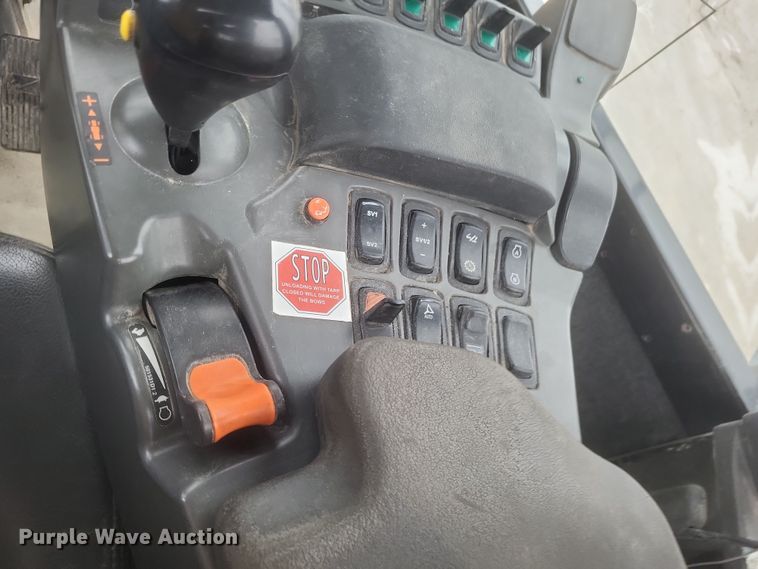 image for item DS5175 2014 TerraGator 8300 spreader