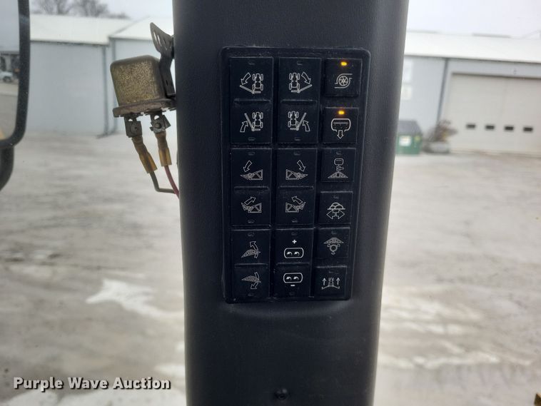 image for item DS5175 2014 TerraGator 8300 spreader