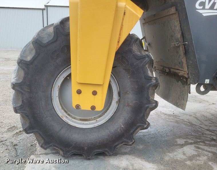 image for item DS5175 2014 TerraGator 8300 spreader