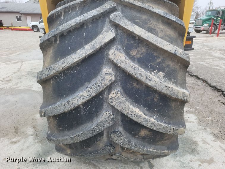 image for item DS5175 2014 TerraGator 8300 spreader