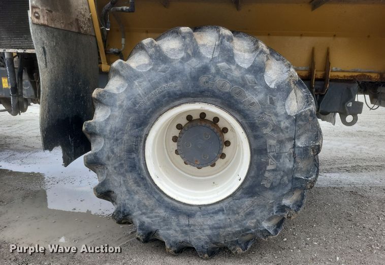 image for item DS5175 2014 TerraGator 8300 spreader
