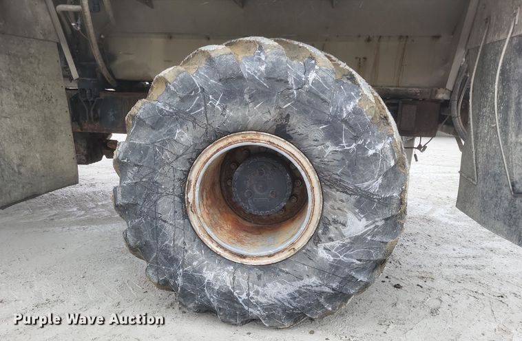 image for item DS5177 2012 Case IH Titan 3030  spreader