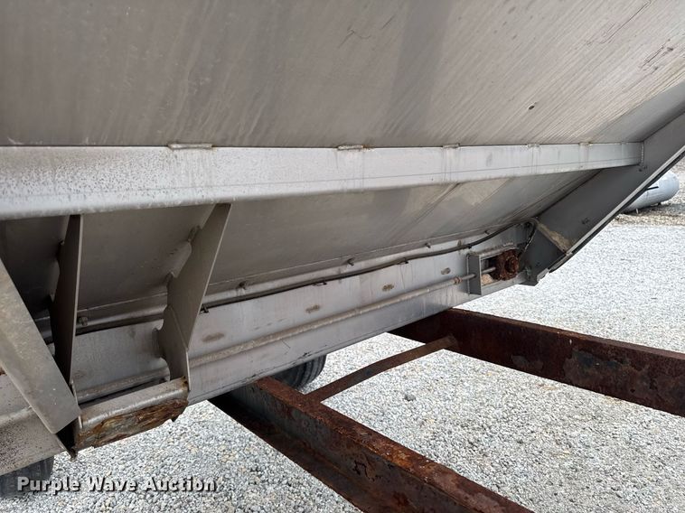 image for item DW2447 New Leader Multapplier-7 spreader