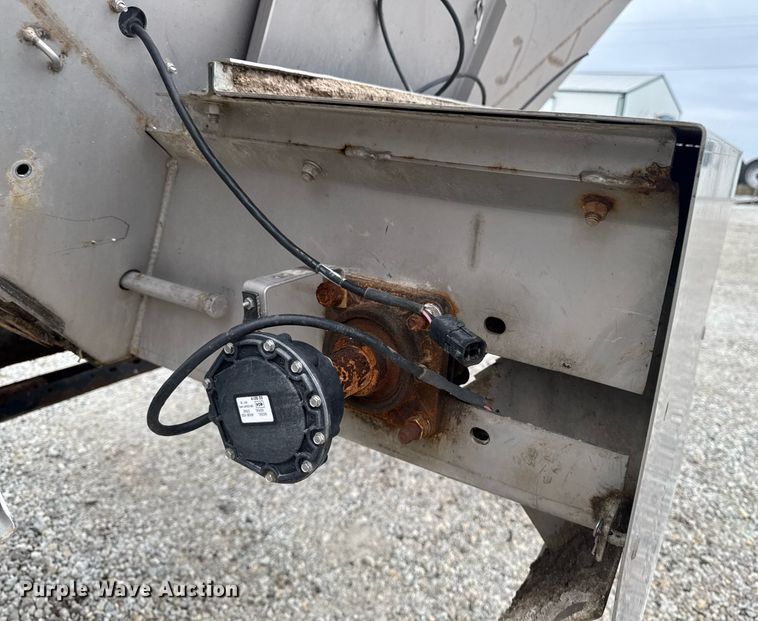 image for item DW2447 New Leader Multapplier-7 spreader