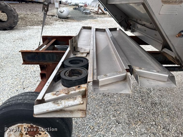 image for item DW2447 New Leader Multapplier-7 spreader