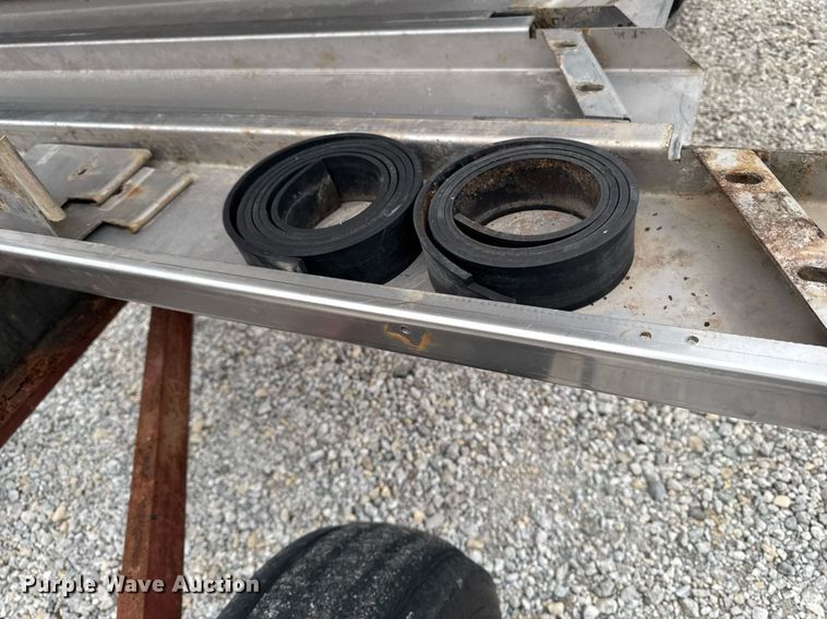 image for item DW2447 New Leader Multapplier-7 spreader