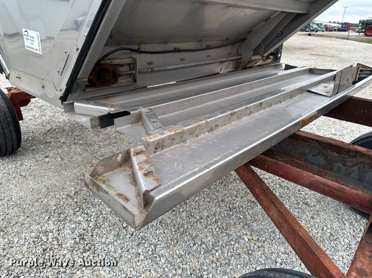 image for item DW2447 New Leader Multapplier-7 spreader