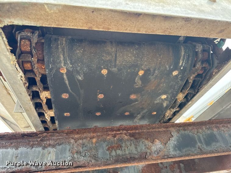 image for item DW2447 New Leader Multapplier-7 spreader