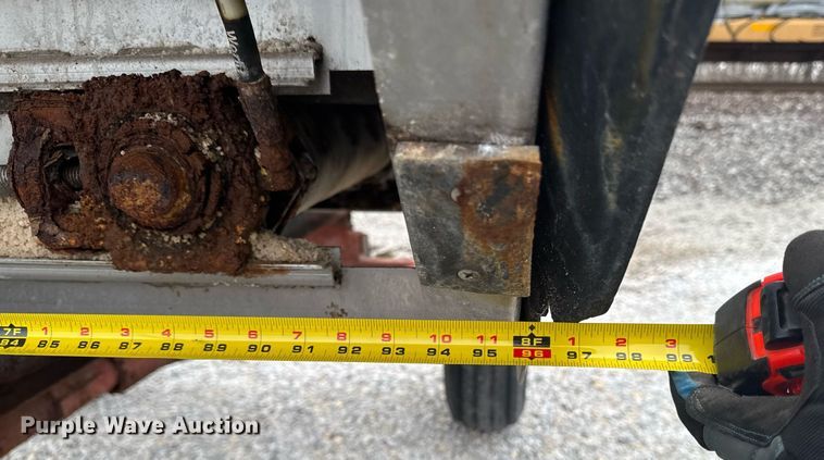 image for item DW2447 New Leader Multapplier-7 spreader