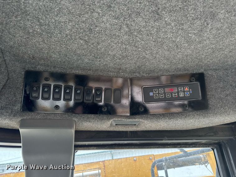 image for item DW2448 2011 TerraGator 8303 sprayer