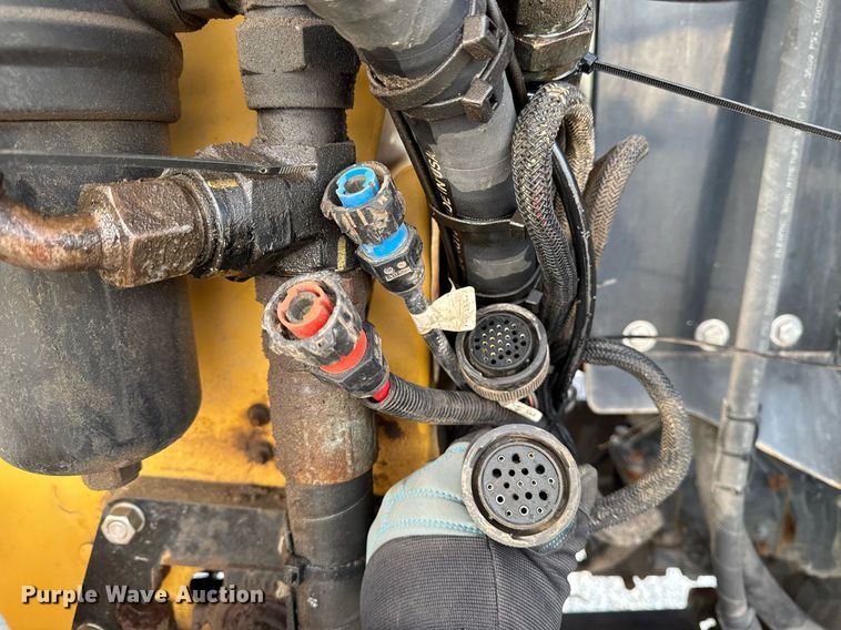 image for item DW2449 2015 TerraGator 8300B applicator