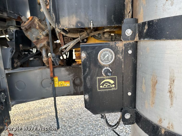 image for item DW2449 2015 TerraGator 8300B applicator