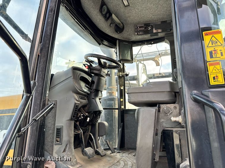 image for item DW2449 2015 TerraGator 8300B applicator