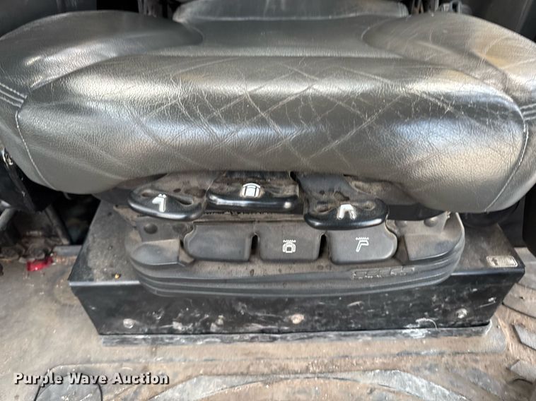 image for item DW2449 2015 TerraGator 8300B applicator