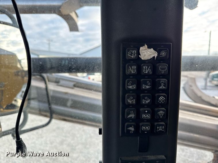 image for item DW2449 2015 TerraGator 8300B applicator