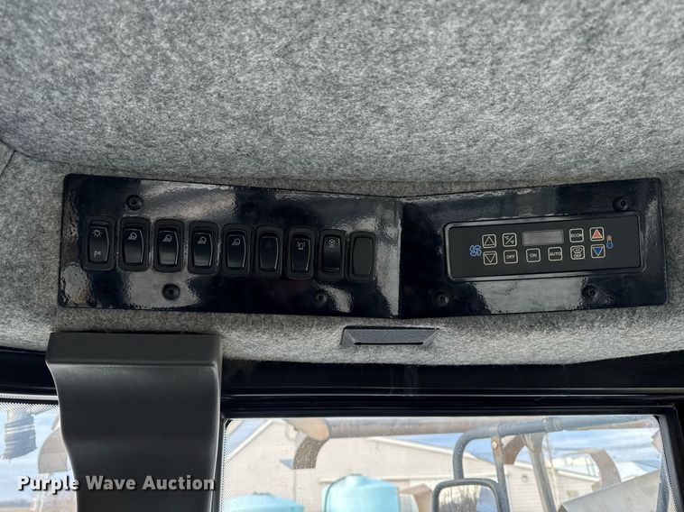 image for item DW2449 2015 TerraGator 8300B applicator