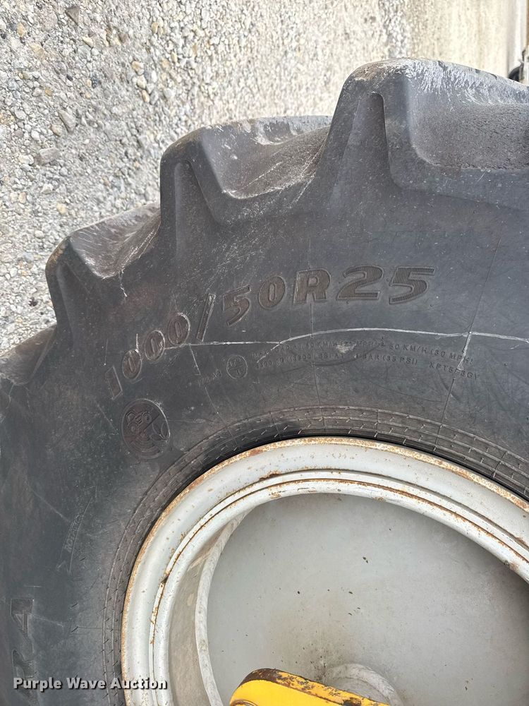 image for item DW2449 2015 TerraGator 8300B applicator