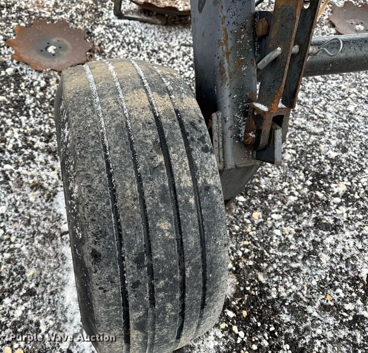 image for item DW2454 DMI Nutri-Placr 4300 NH3 applicator