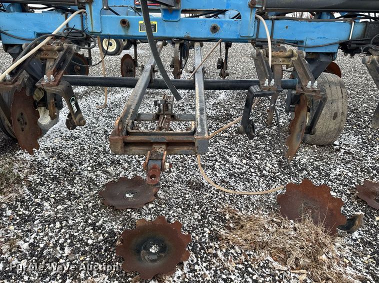 image for item DW2454 DMI Nutri-Placr 4300 NH3 applicator