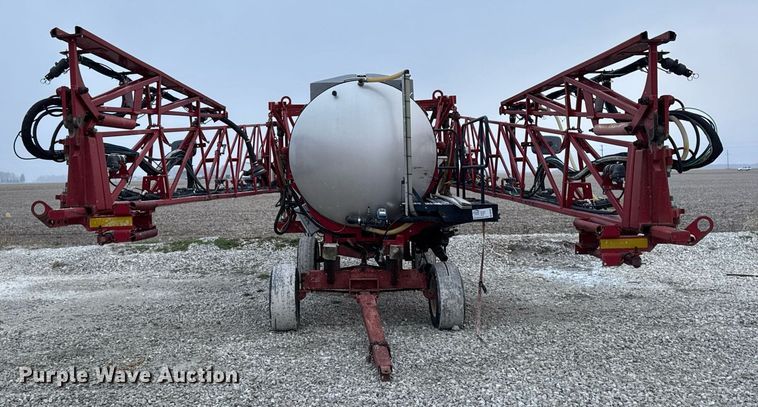 image for item DW2457 Case IH 610 liquid sprayer bed