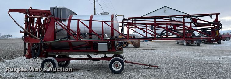 image for item DW2457 Case IH 610 liquid sprayer bed