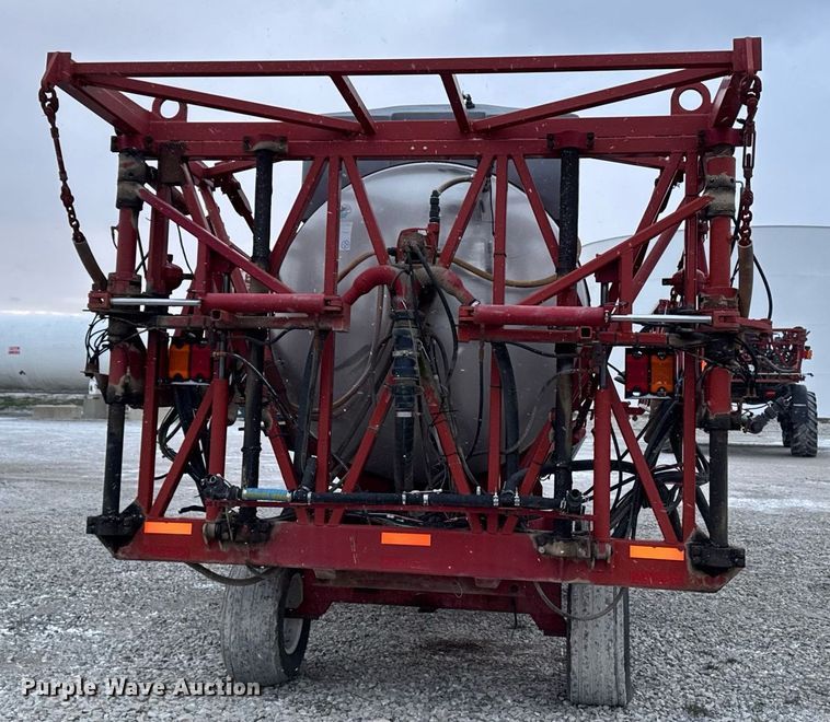 image for item DW2457 Case IH 610 liquid sprayer bed