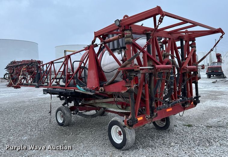 image for item DW2457 Case IH 610 liquid sprayer bed