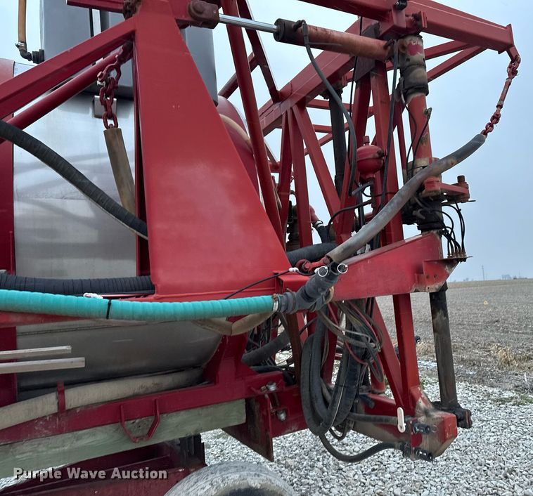 image for item DW2457 Case IH 610 liquid sprayer bed