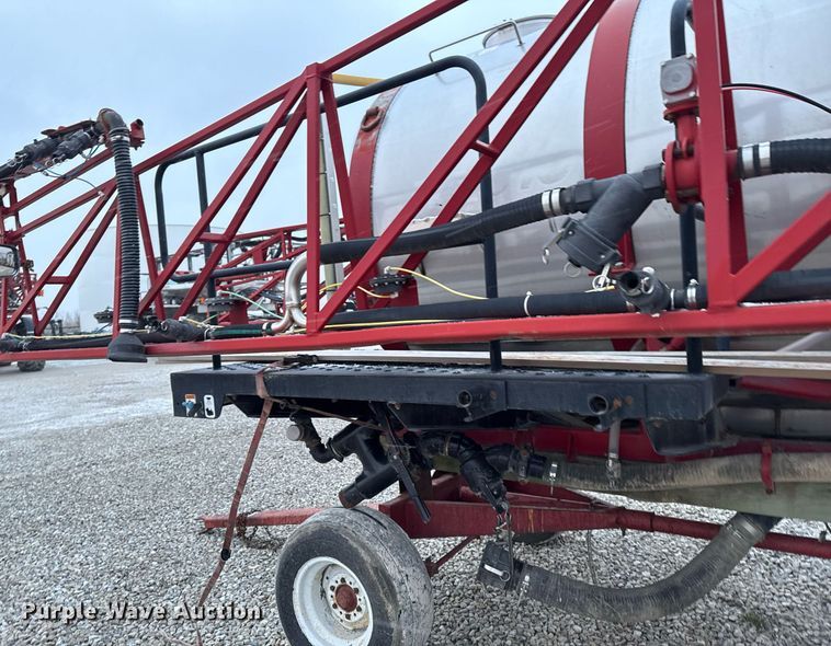 image for item DW2457 Case IH 610 liquid sprayer bed