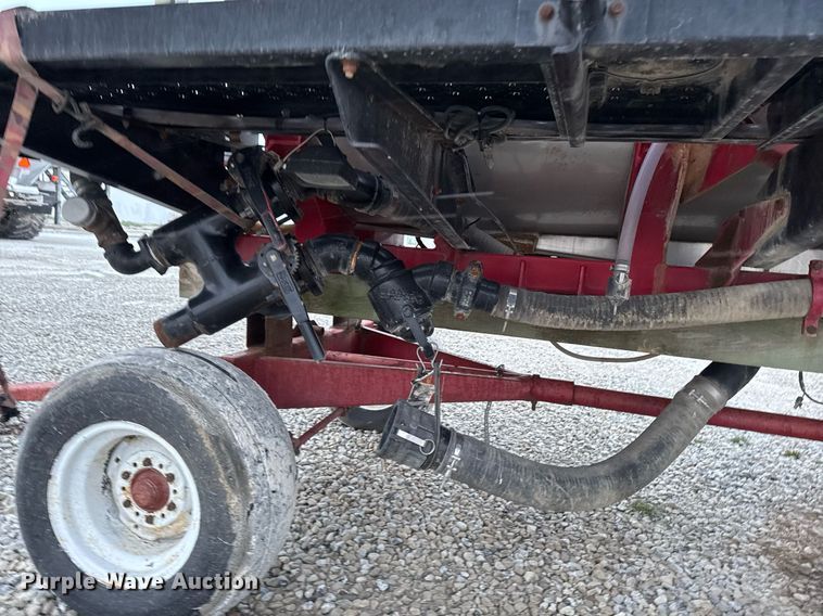 image for item DW2457 Case IH 610 liquid sprayer bed