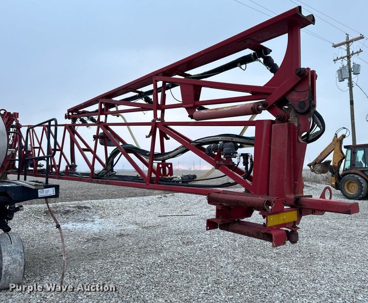 image for item DW2457 Case IH 610 liquid sprayer bed