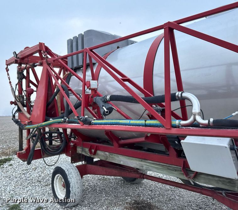 image for item DW2457 Case IH 610 liquid sprayer bed