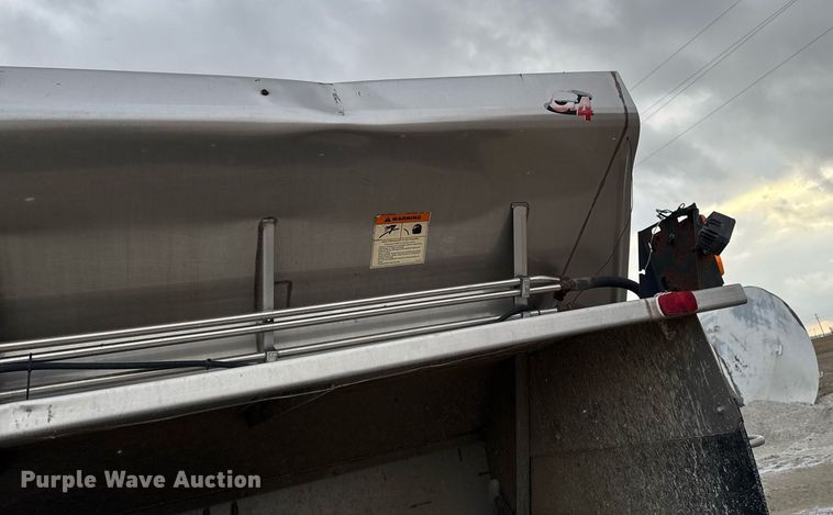 image for item DW2459 Case IH FLX4510 spreader