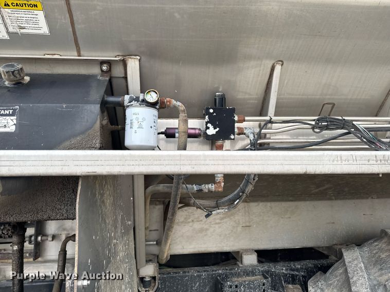 image for item DW2459 Case IH FLX4510 spreader