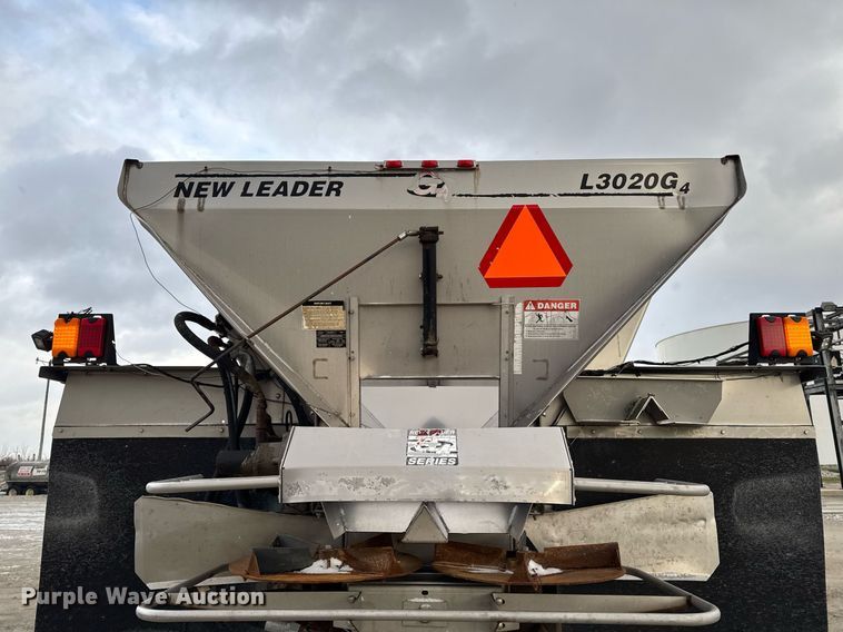 image for item DW2459 Case IH FLX4510 spreader