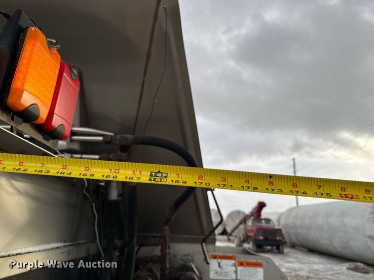 image for item DW2459 Case IH FLX4510 spreader