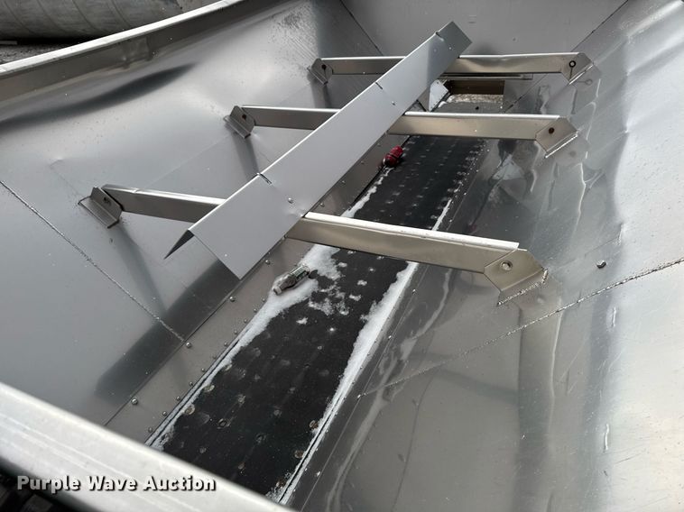 image for item DW2459 Case IH FLX4510 spreader