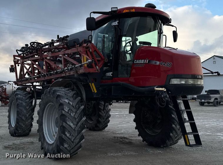image for item DW2460 2014 Case IH Patriot 4430 sprayer