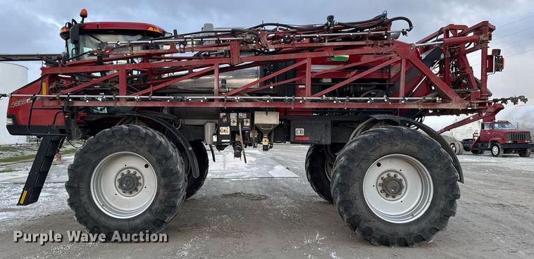 image for item DW2460 2014 Case IH Patriot 4430 sprayer