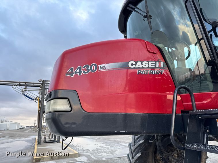 image for item DW2460 2014 Case IH Patriot 4430 sprayer