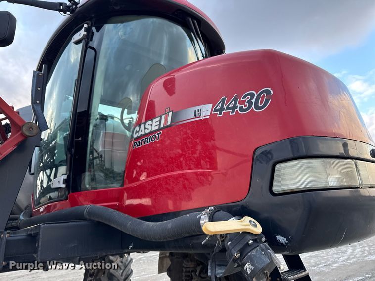 image for item DW2460 2014 Case IH Patriot 4430 sprayer