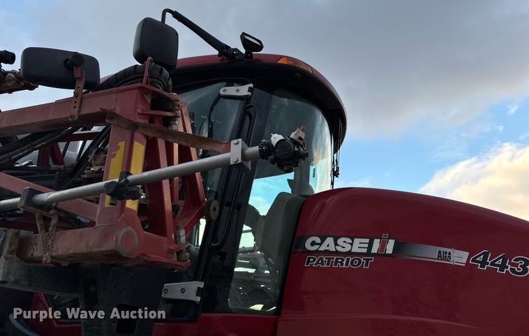image for item DW2460 2014 Case IH Patriot 4430 sprayer